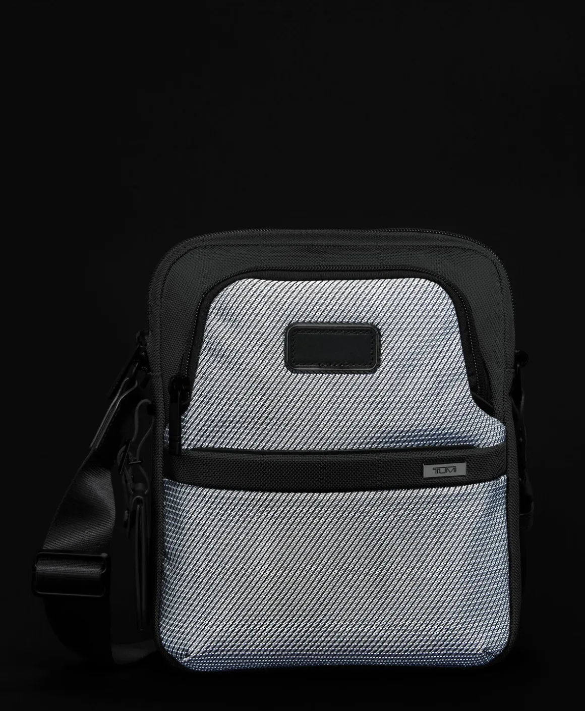 ALPHA Crossbody Medium