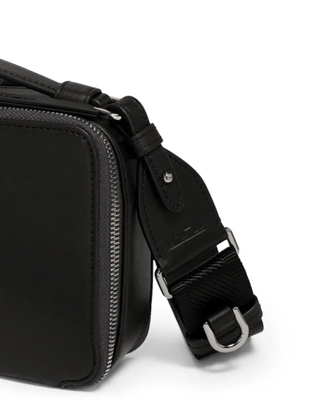 VOYAGEUR Myla Crossbody